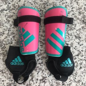 SOLD on Ⓜ️Toddler shin guards